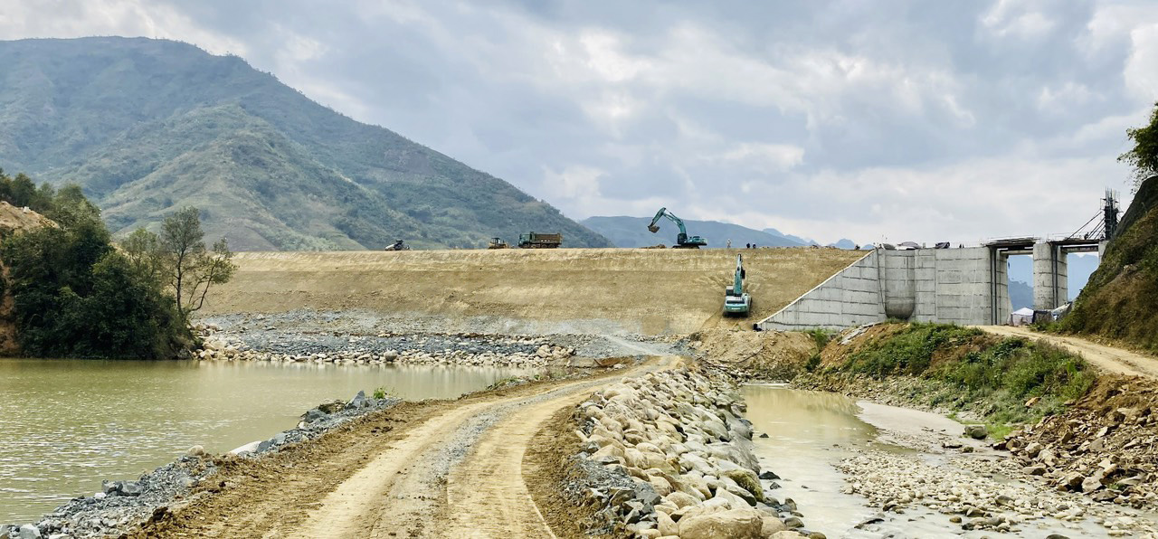 Hoàn thành Chiến dịch 90 ngày đêm thi công đập chính thủy điện Nậm Xe