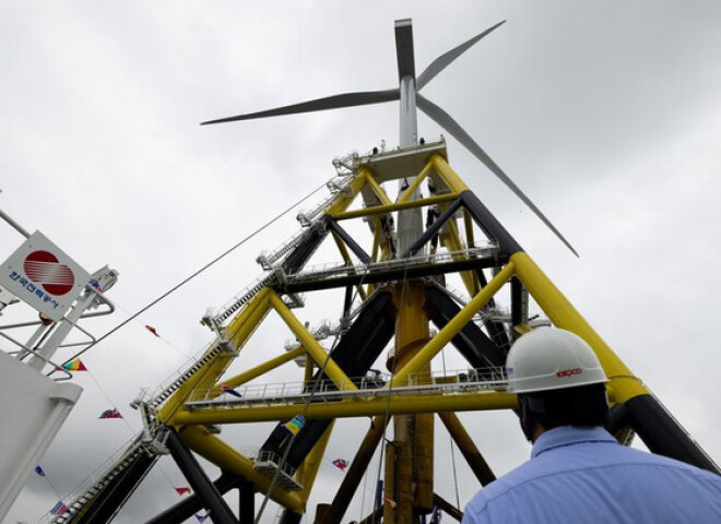Bloomberg: Hàn Quốc rút ngắn thời gian lắp tháp gió ngoài khơi chỉ trong vài ngày, vậy Việt Nam và các nước trong khu vự