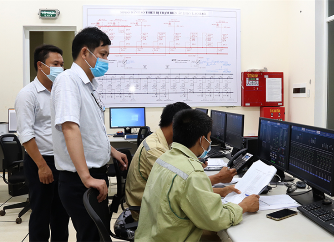 Đóng điện trạm biến áp 220 kV Lao Bảo
